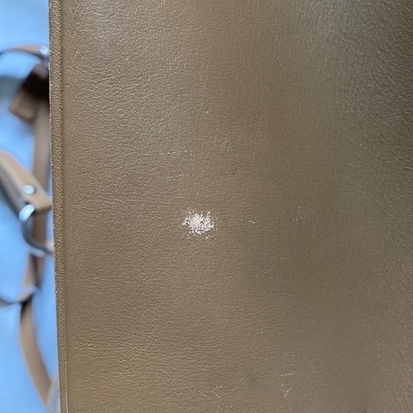 Coach Signature Gallery Jacquard Tan Canvas Tote With Leather Trim (authentic) - Picture 16 of 16